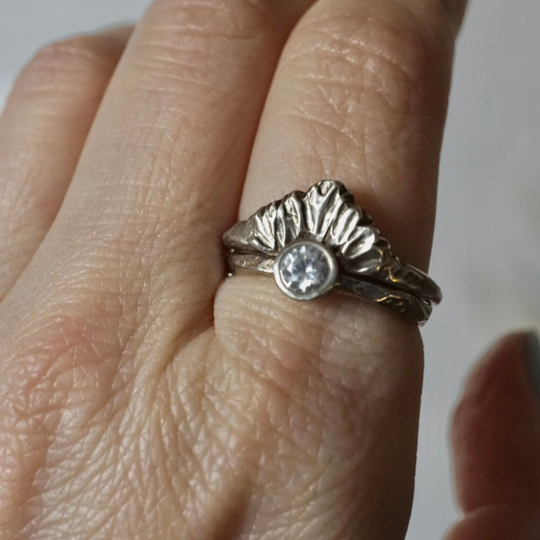Sunburst Ring || Size 8
